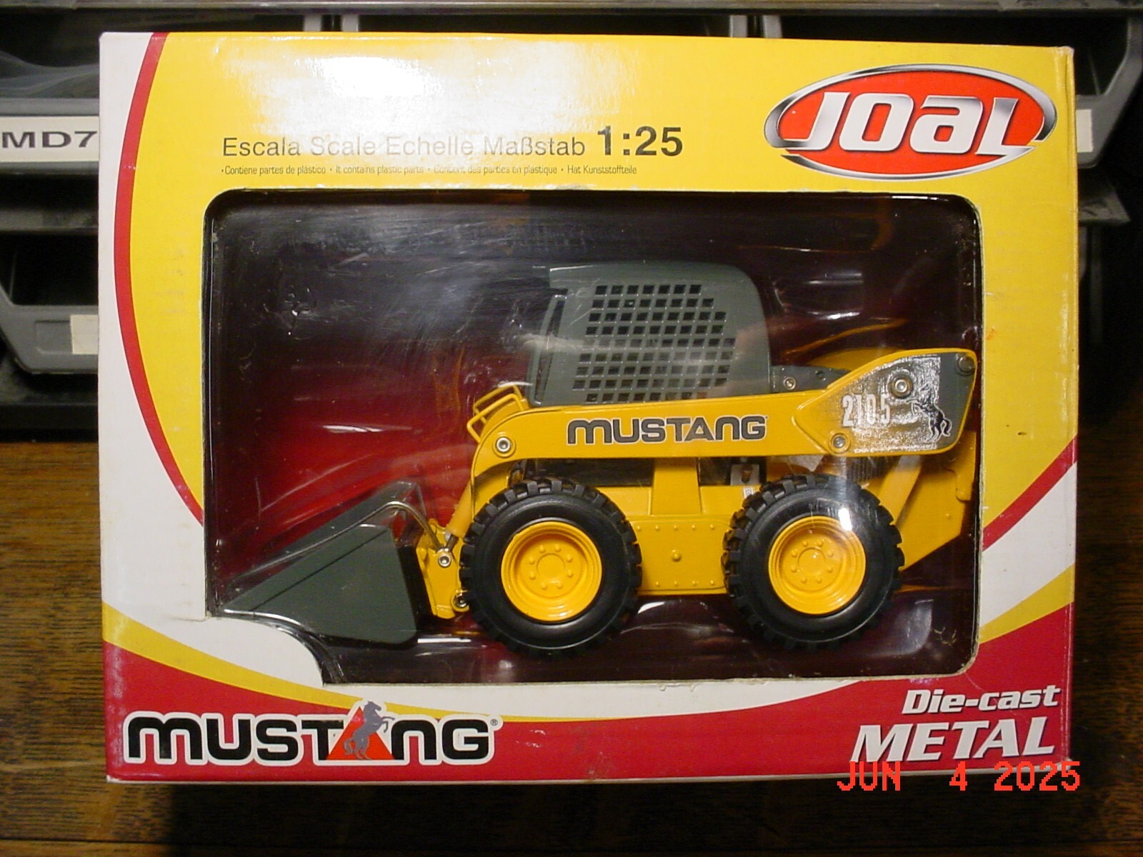 JOAL Mustang 2105 Skid Loader 1/25 Diecast Model NIB