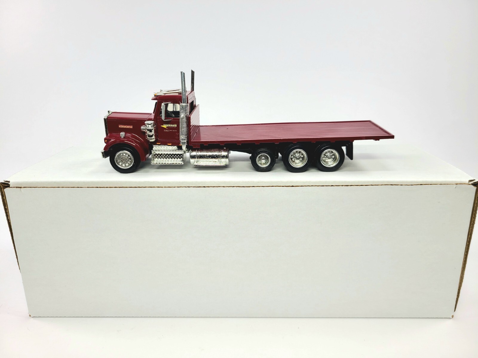 Kenworth W900 8×4 Flatbed Truck – Warren Transport – ASAM Smith 1:48 Scale Model