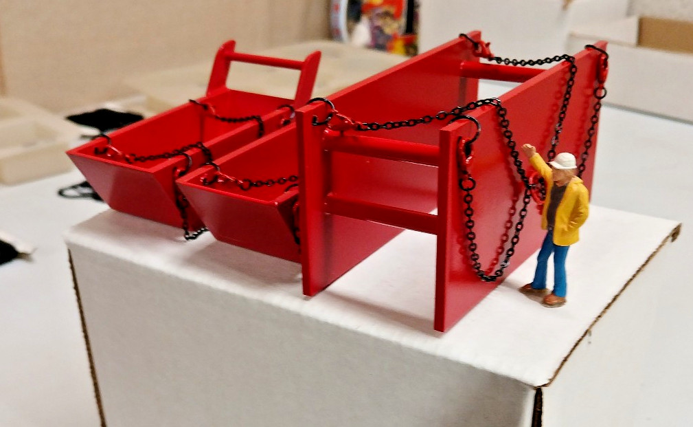 All Metal Trench, Bedding, Yard Box Set. Authentic Manitowoc Red 1/50th.