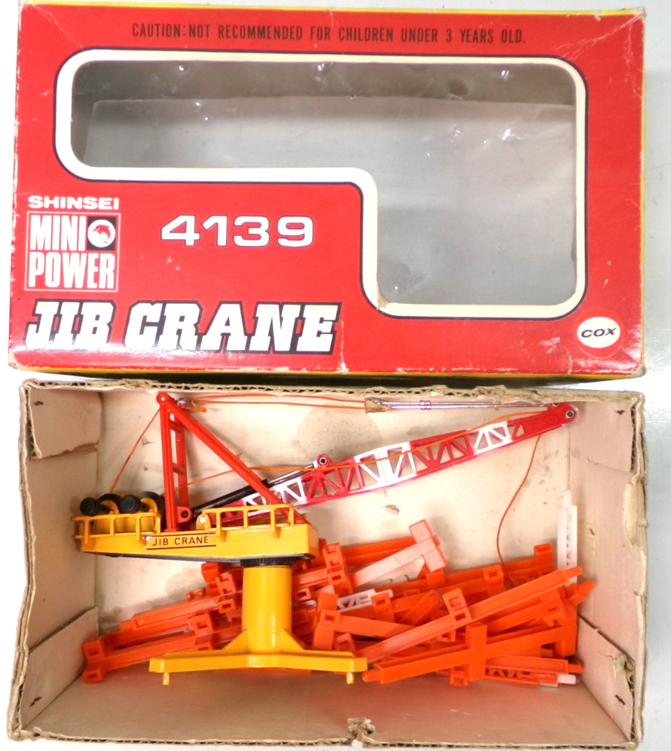 Cox 1/70 construction crane kit in original box (lot 8341)