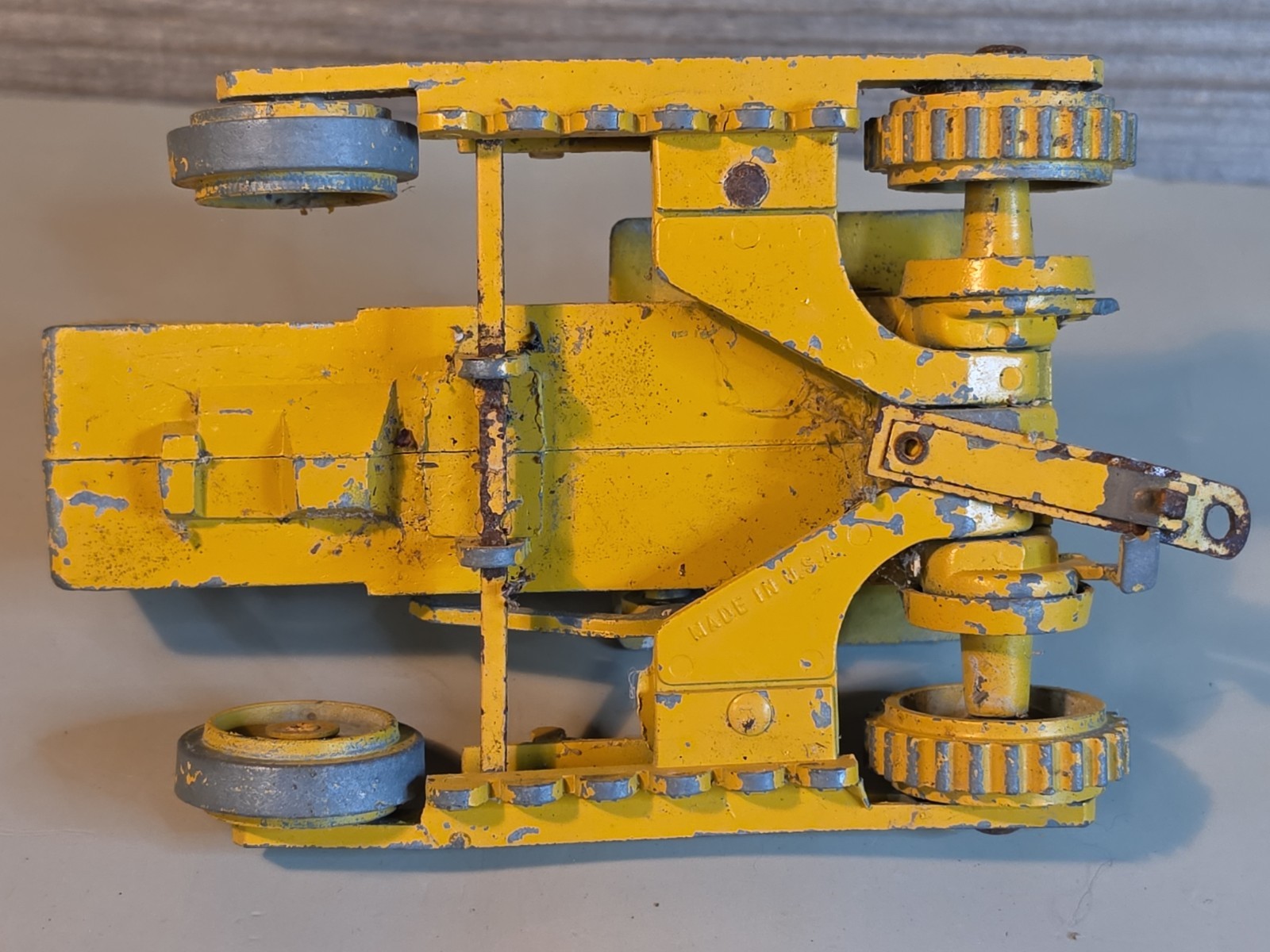 Vintage Eska 1:24 Die-Cast Caterpillar D-6 Dozer Bar Grille For Parts/Repair USA