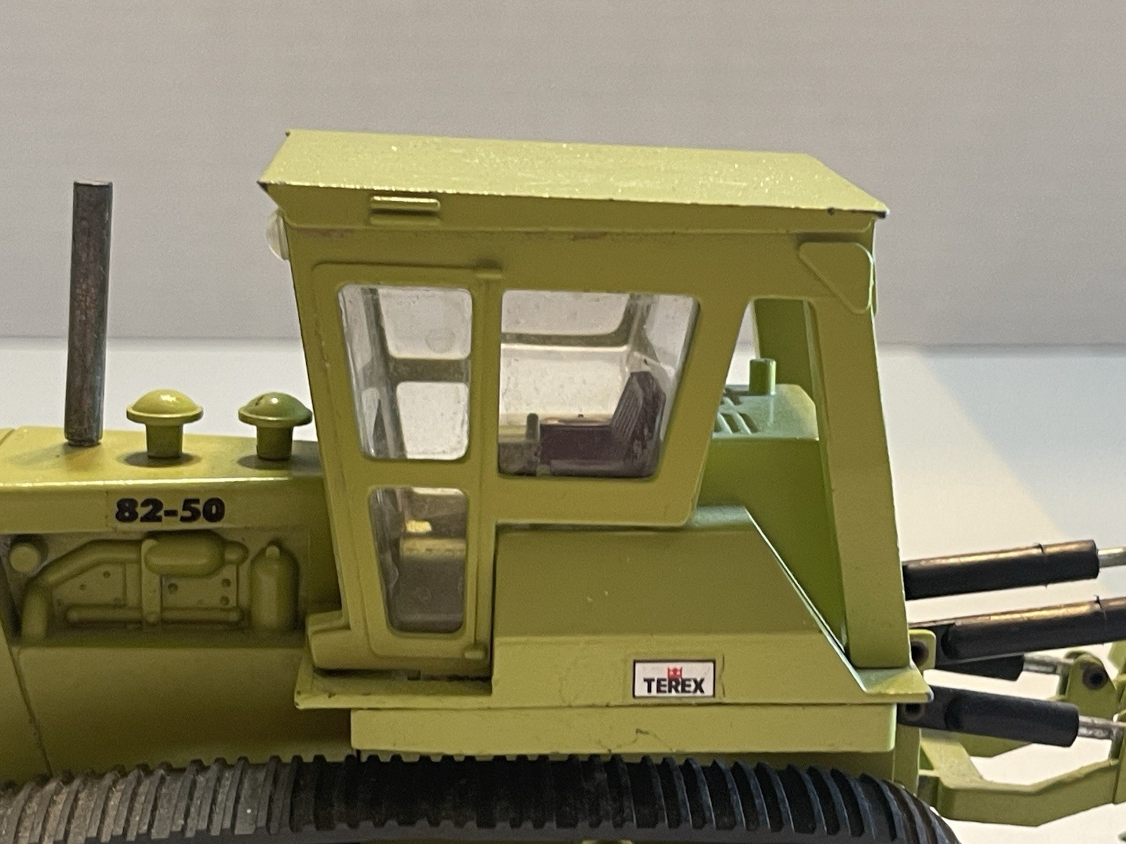 Terex 82-50 NZG Diecast Bulldozer Green Vintage 1:40 Crawler Excavator