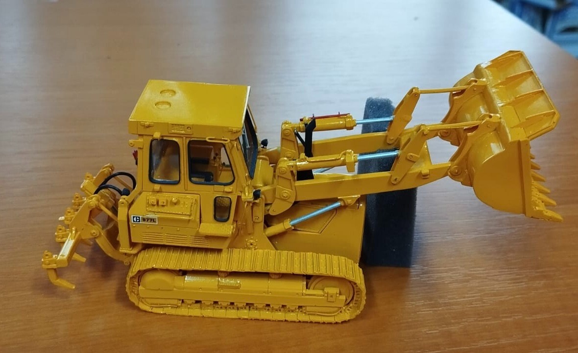 Resin 1/50 CAT 977L Trackloader American Cab – Custom Built by Fankit Models