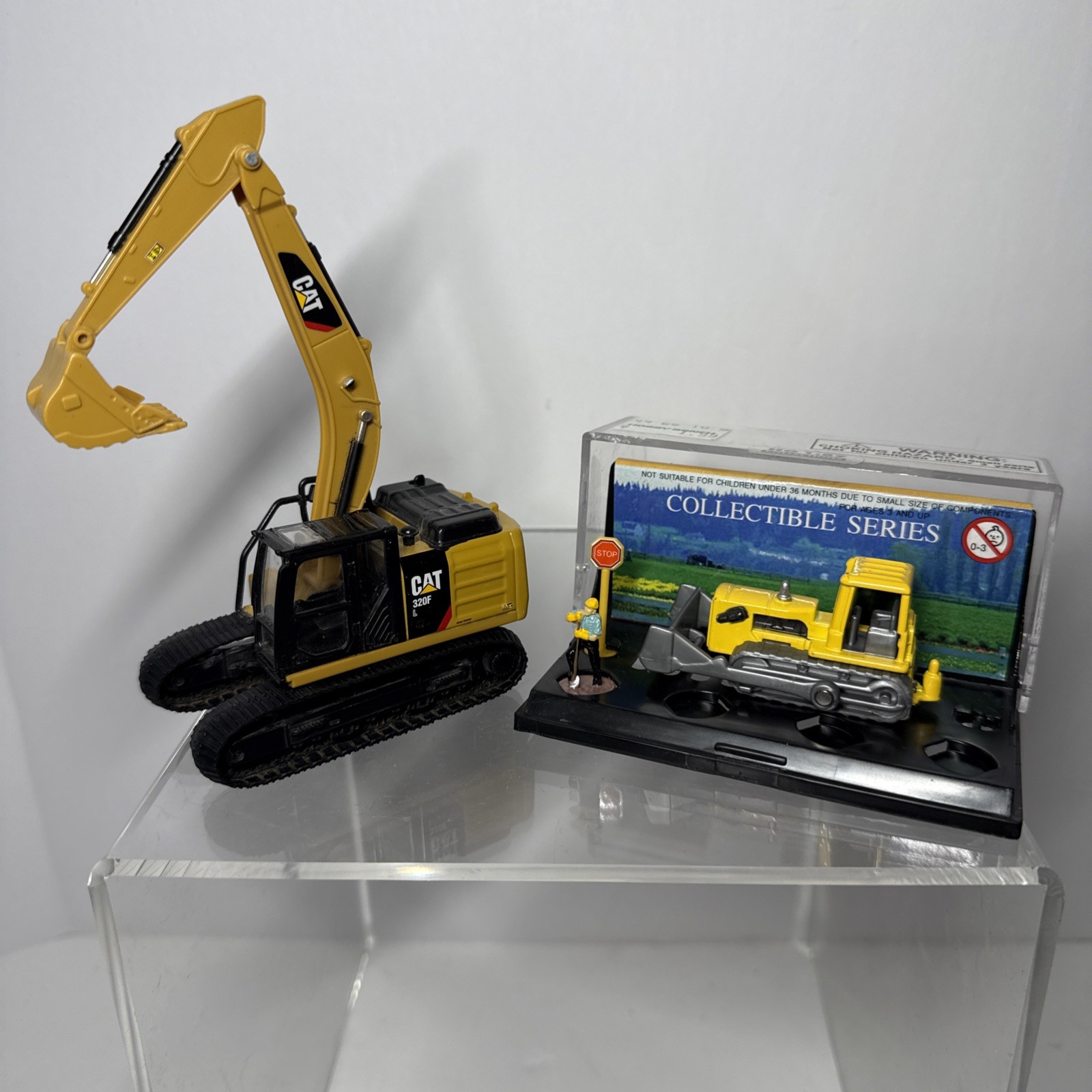 Diecast Masters | 1:64 Scale Cat 320F L Hydraulic Excavator And 1:87 Bull Dozer