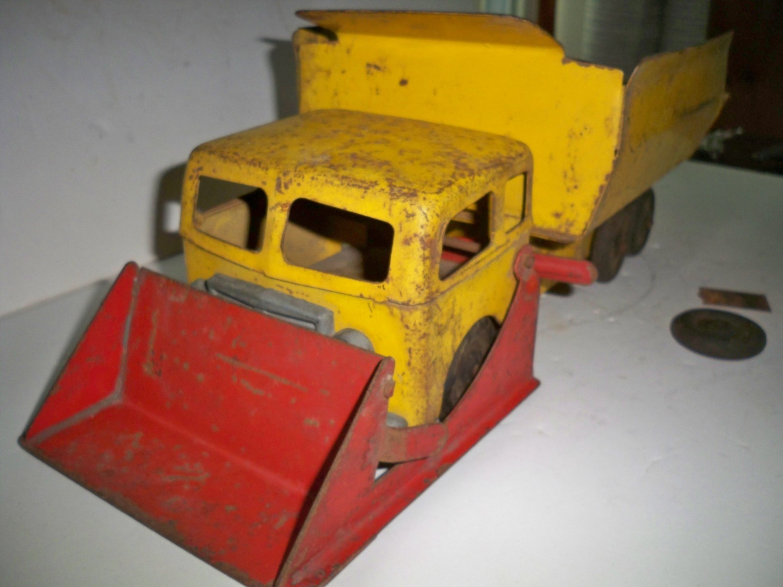 Vintage 1940’s Robert’s Pressed Steel Dump Truck Front Loader – Parts/Restore