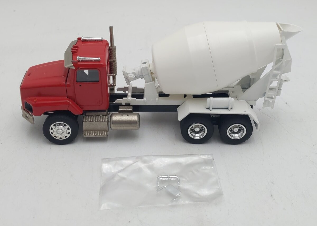 Conrad 1:50 Die-Cast Red International Cement Mixer EX