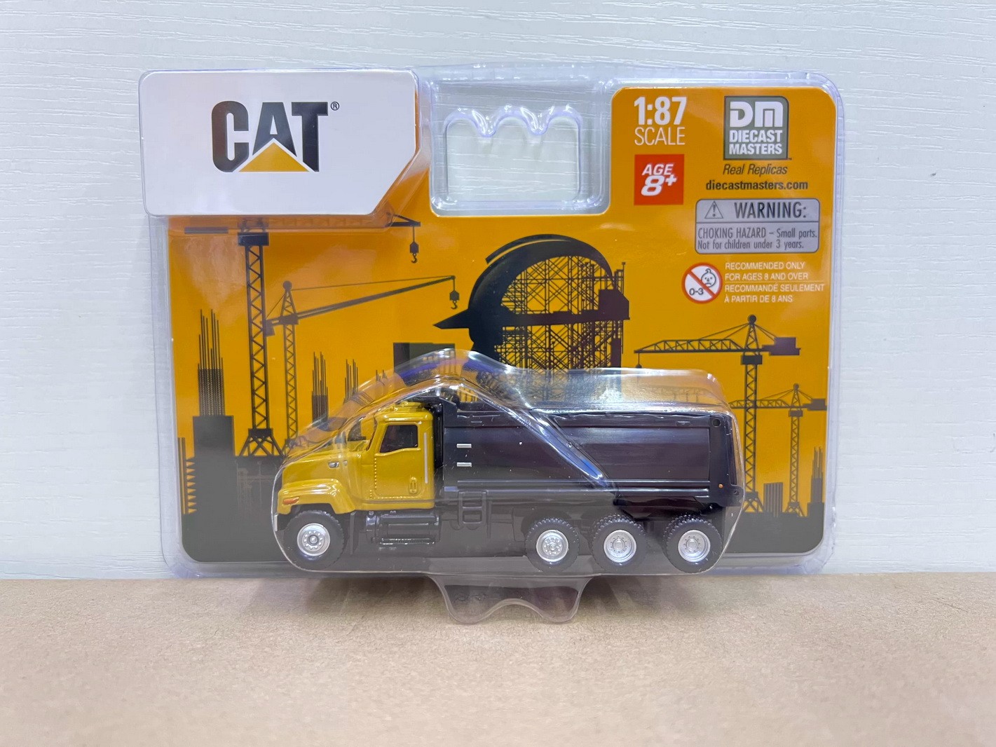 DM HO 1/87 Scale Cat CT681 Dump Truck Diecast Model Collection 84665CS