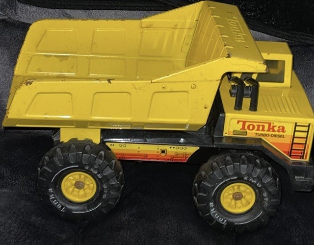 Tonka Turbo Diesel Dump Construction Truck XMB-975 Steel Pressed Metal Plastic.