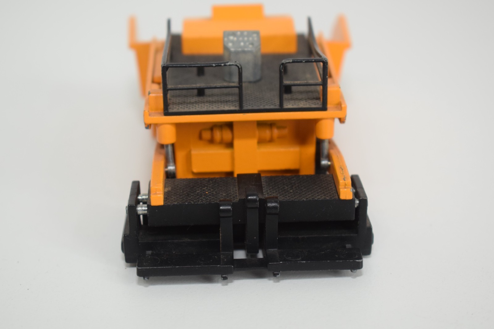 C12 1:50 N.Z.G. NZG 231 DEMAG ROAD FINISHER PAVER ORANGE EXC. COND.