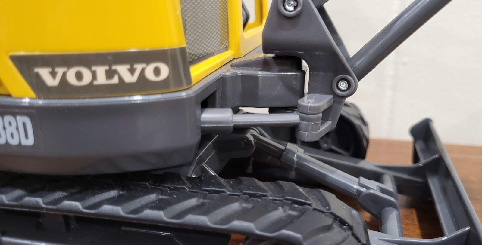 Volvo ECR88D Scale Functional Plastic Model Working Arm And Bucket Construction