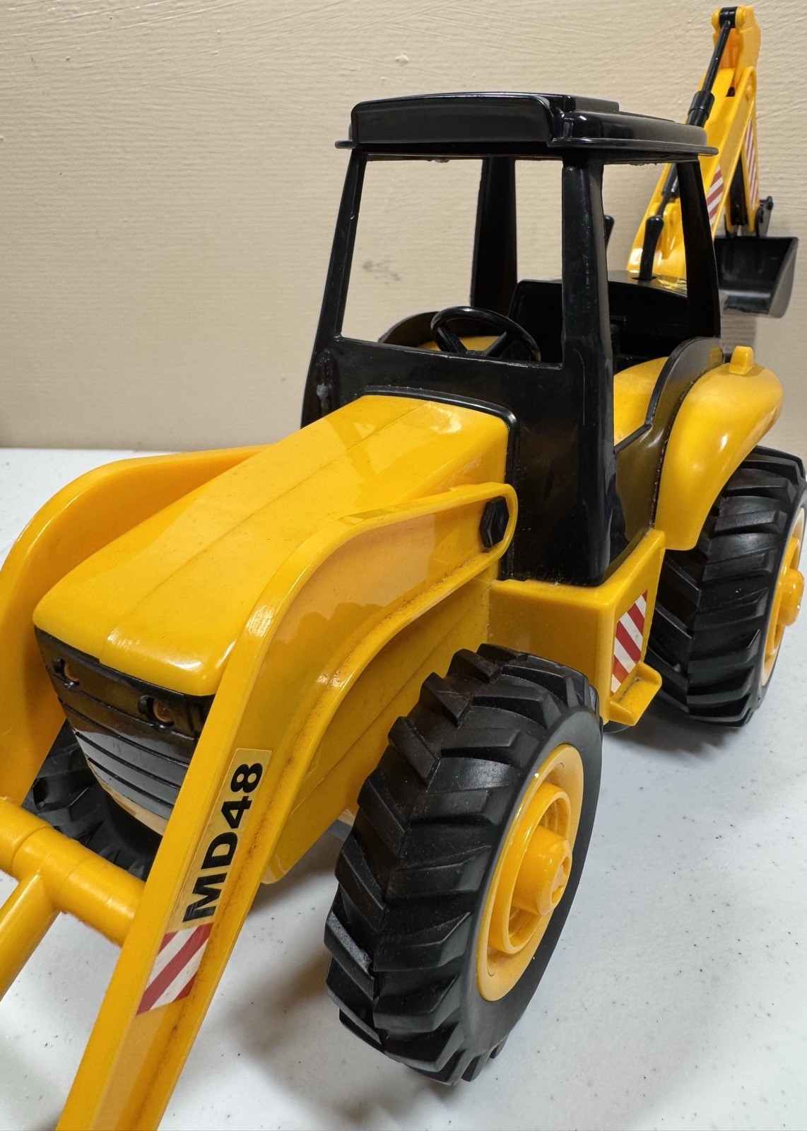 🍀 MD48 Yellow Black Backhoe Loader Construction Toy Vehicle with Working Arms