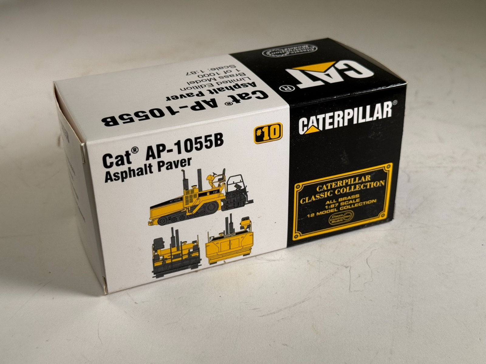 Classic Construction Models CCM Caterpillar Cat AP1055B Paver 1:87 Brass