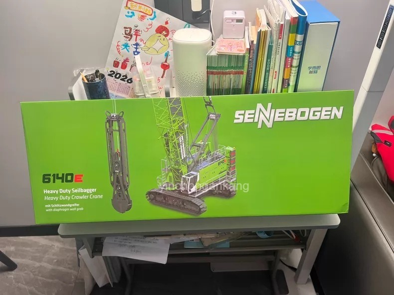 Sennebogen 6140E HD Crawler Crane Clamshell – Ros 1:50 Scale Model