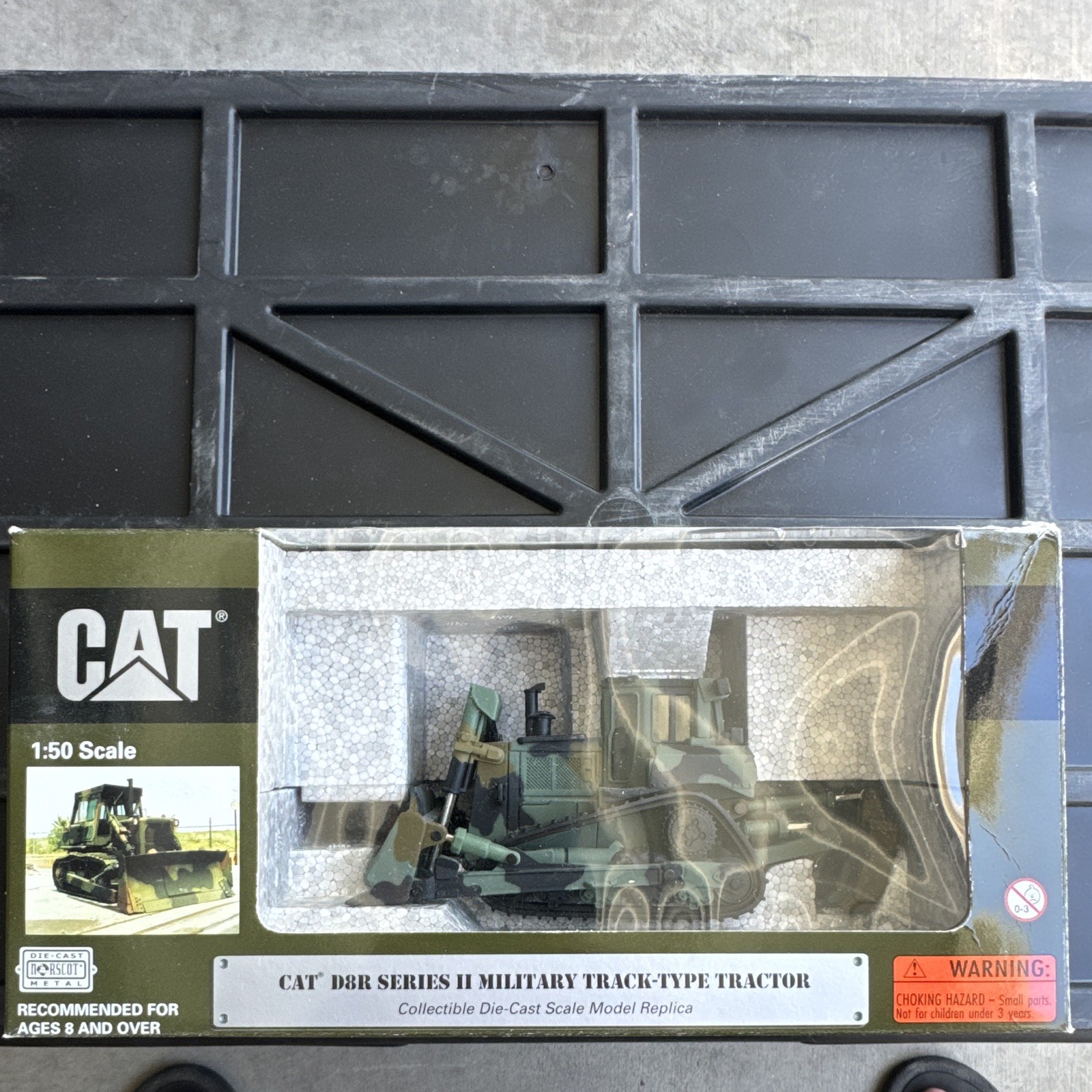 Norscot CAT Military D8R Series II Track-Type Tractor Diecast 1:50 Green 55110