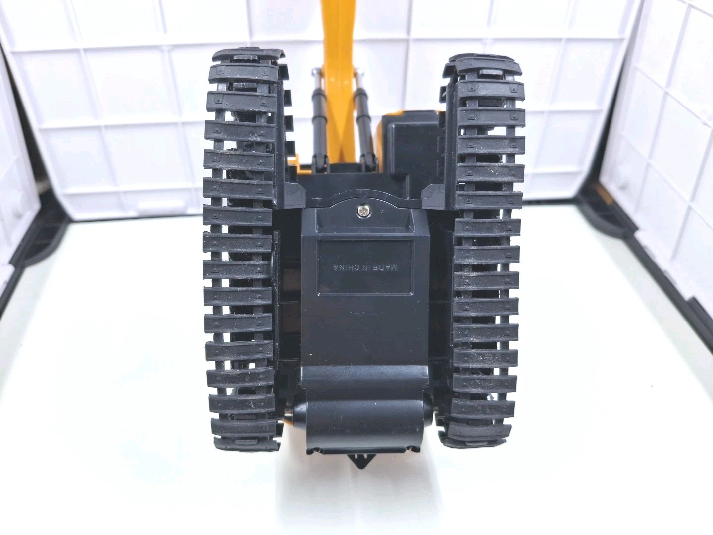 Excavator Model Construction Toy for Children Or Adults – No Radio Control