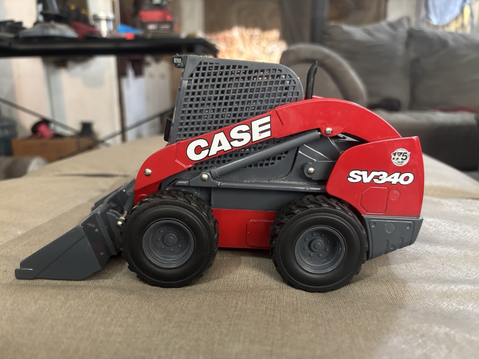 CASE SV340 1/16 Skid Steer Loader Red Gray Black Plastic Model