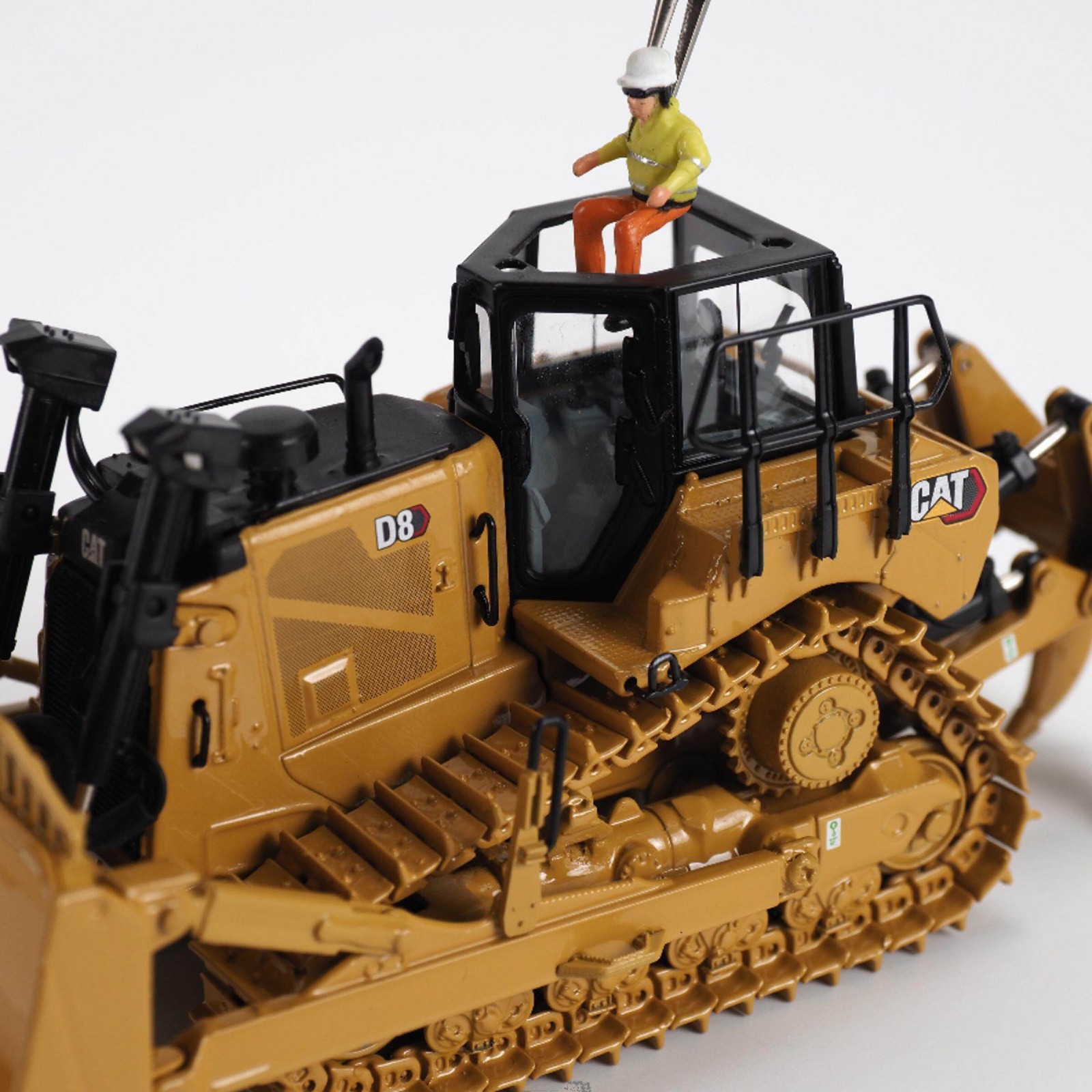 DM 1:50 CAT D8 Dozer Caterpillar tracked bulldozer alloy vehicle model 85757