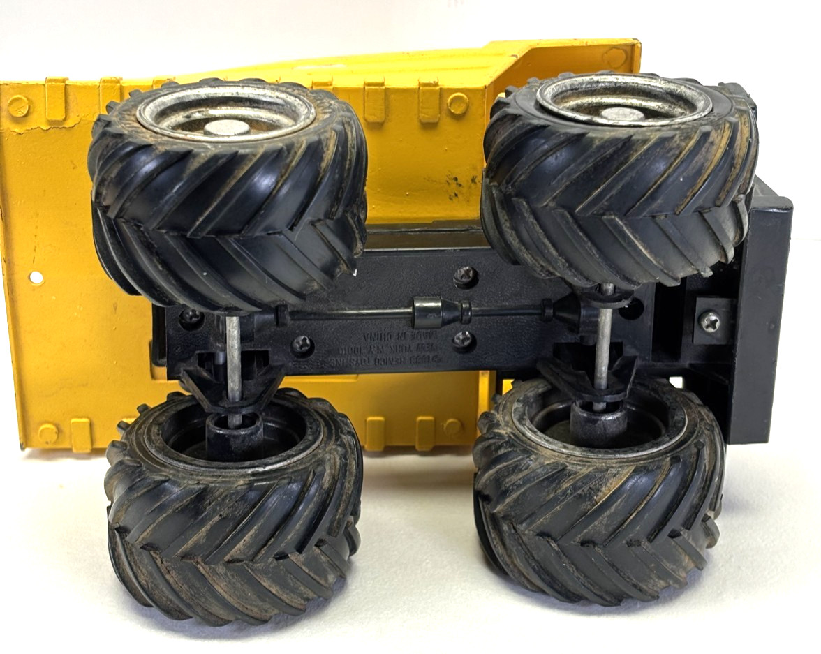 Vintage 1988 Remco Yellow Metal Dump Truck Construction Vehicle Toy Heavy Duty