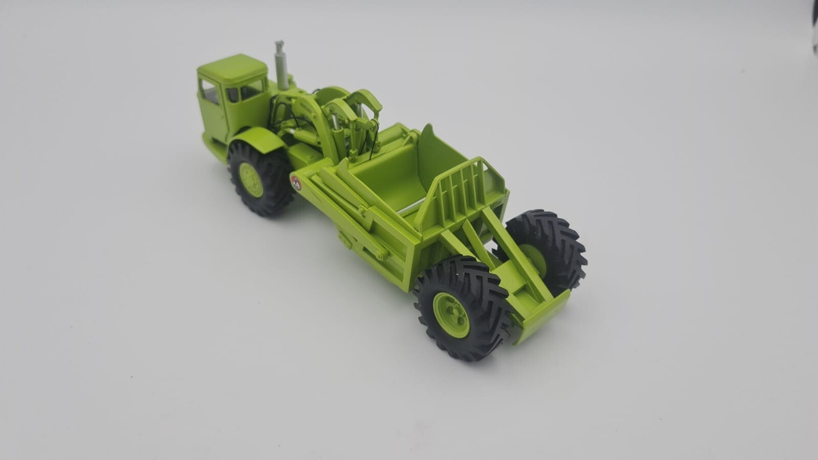 Resin 1/50 Euclid S7 Scraper with Cab – Ready Made by Dan Models