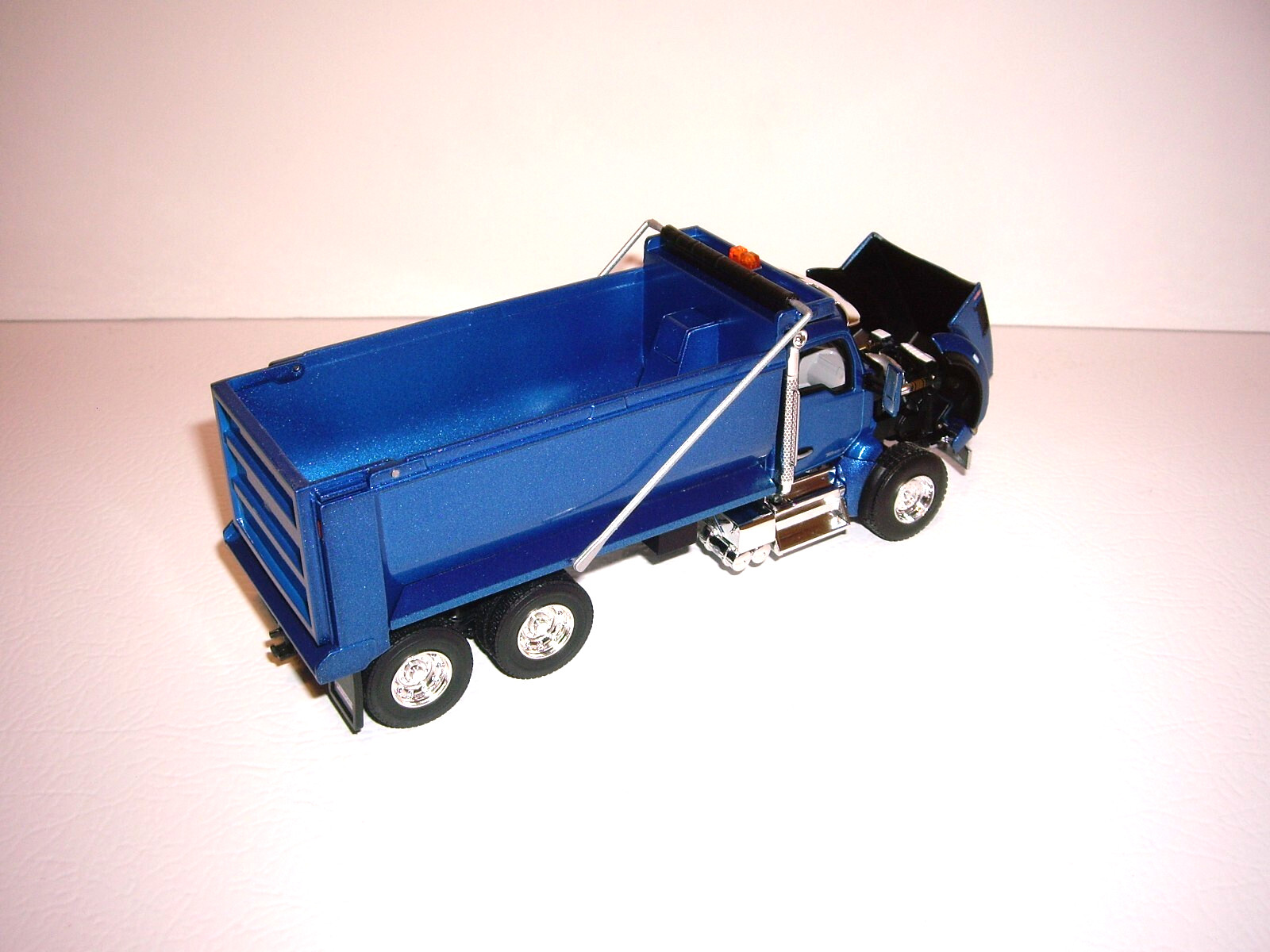 FIRST GEAR 1/50 BLUE KENWORTH T880 DUMP TRUCK SAME SCALE AS DIECAST MASTERS