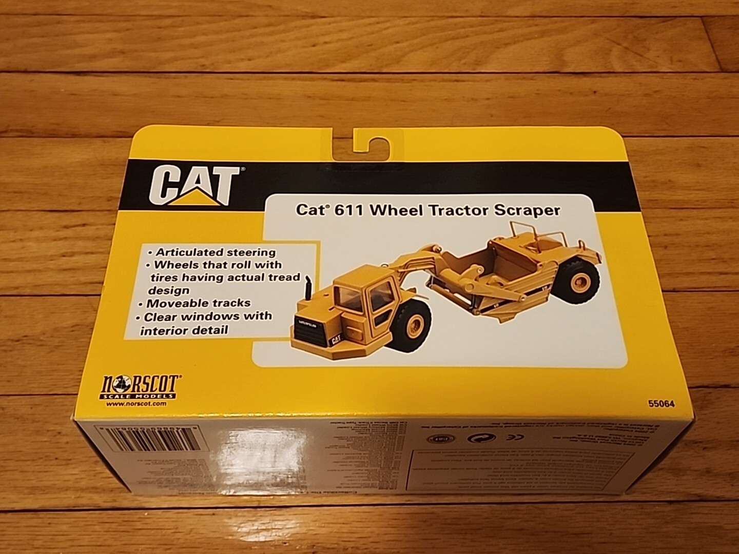 Cat 611 Wheel Tractor Scraper 1:64 Construction Machine New Sealed