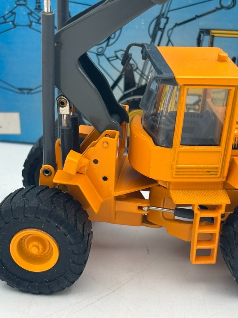 1/50 Scale Diecast Volvo BM L 180C HIGH-LIFT Loader with box