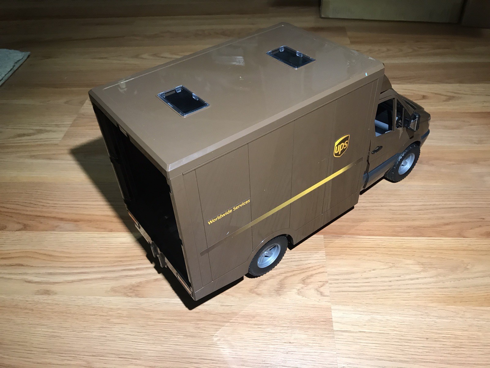 1/16 Mercedes-Benz Sprinter UPS Truck by Bruder 02678 Missing Rear Doors