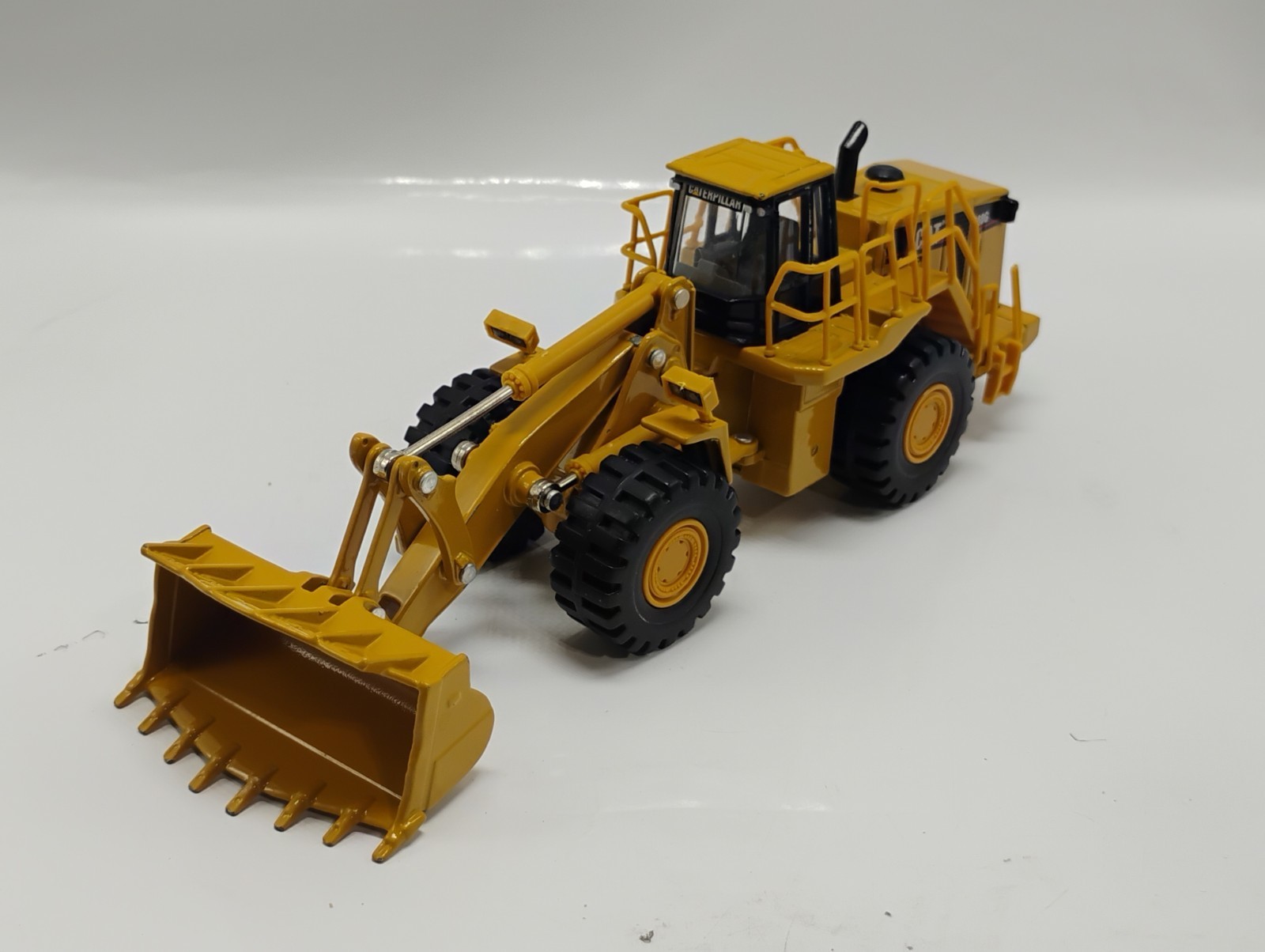 Norscot 1:64 Scale Cat Caterpillar 988G Front Wheel Loader