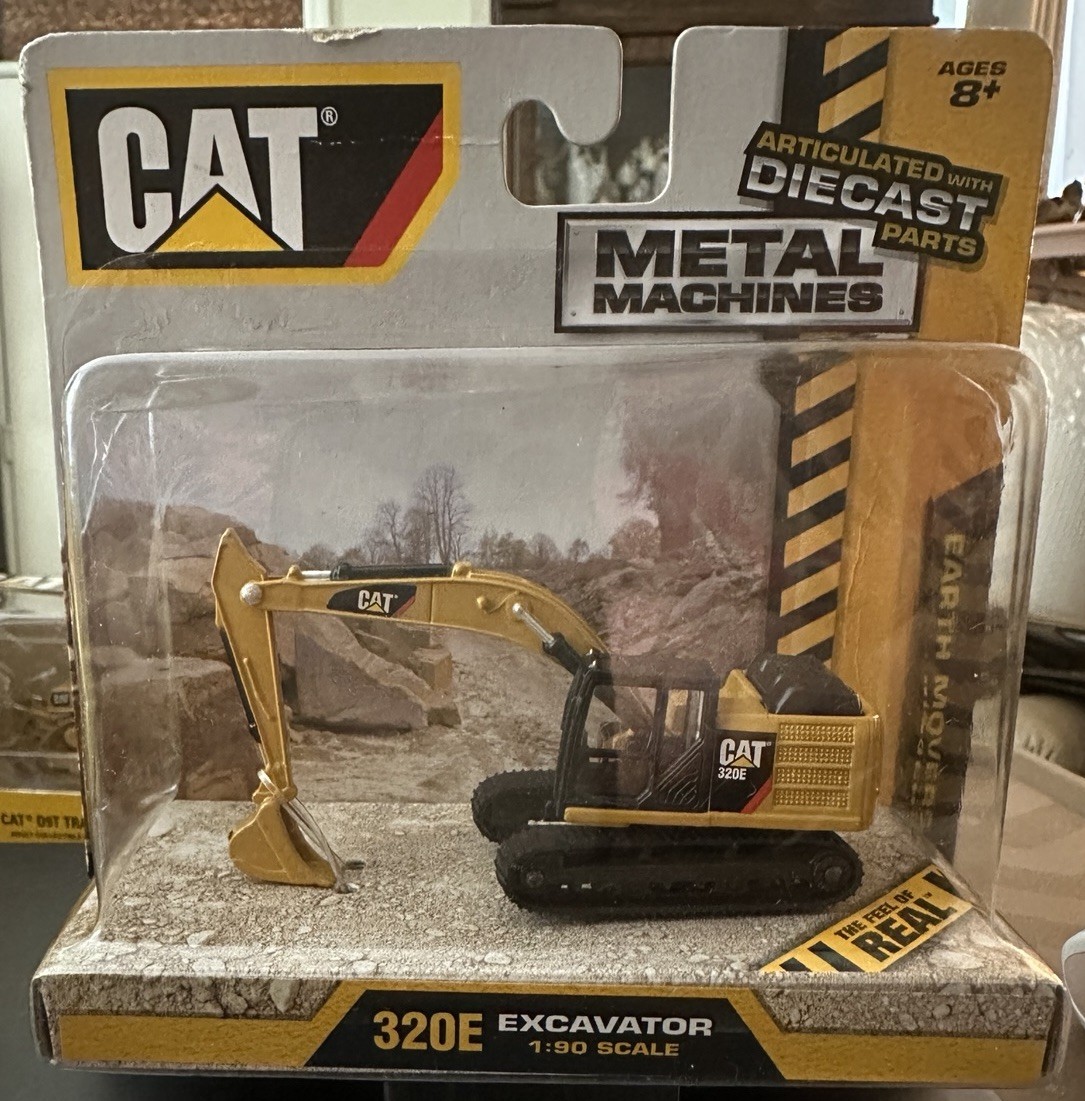 Toy State 1/90 Scale Cat 320E Excavator Earth Mover Bad Pack K12- New