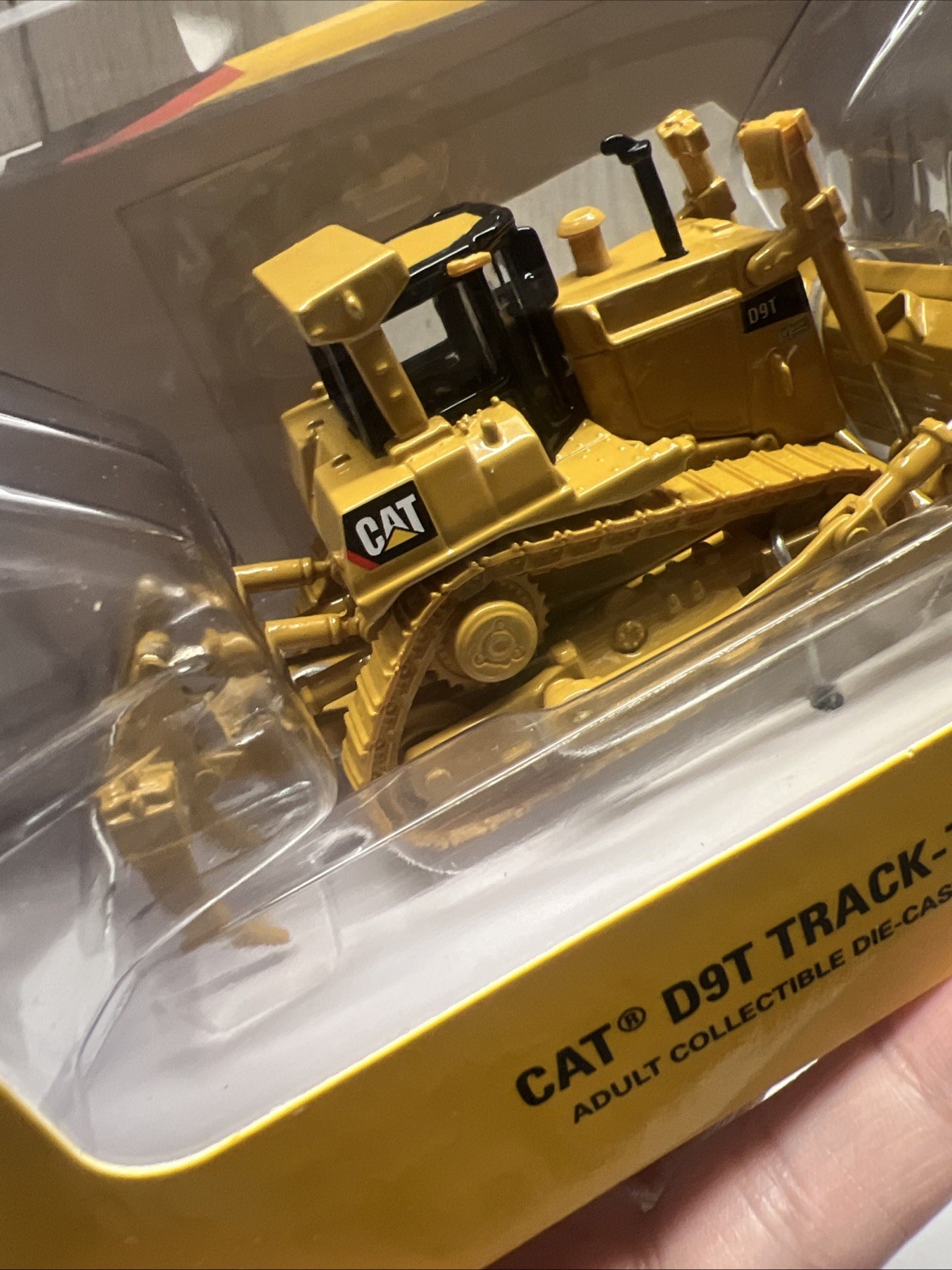 Diecast Masters CAT D9T Track Type Tractor Model Replica 1:87 Scale 55209