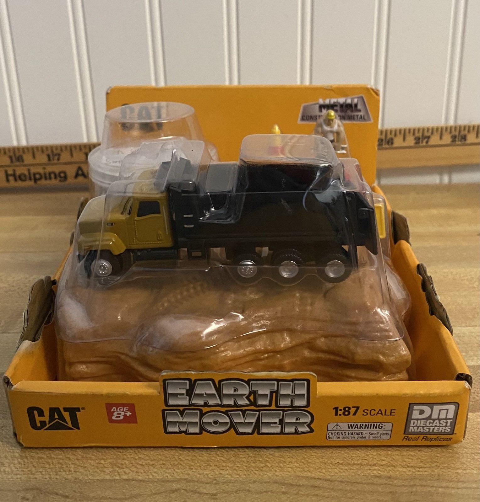 Diecast Masters CAT Dump Truck 1:87 Scale Earth Mover Series – New in Package