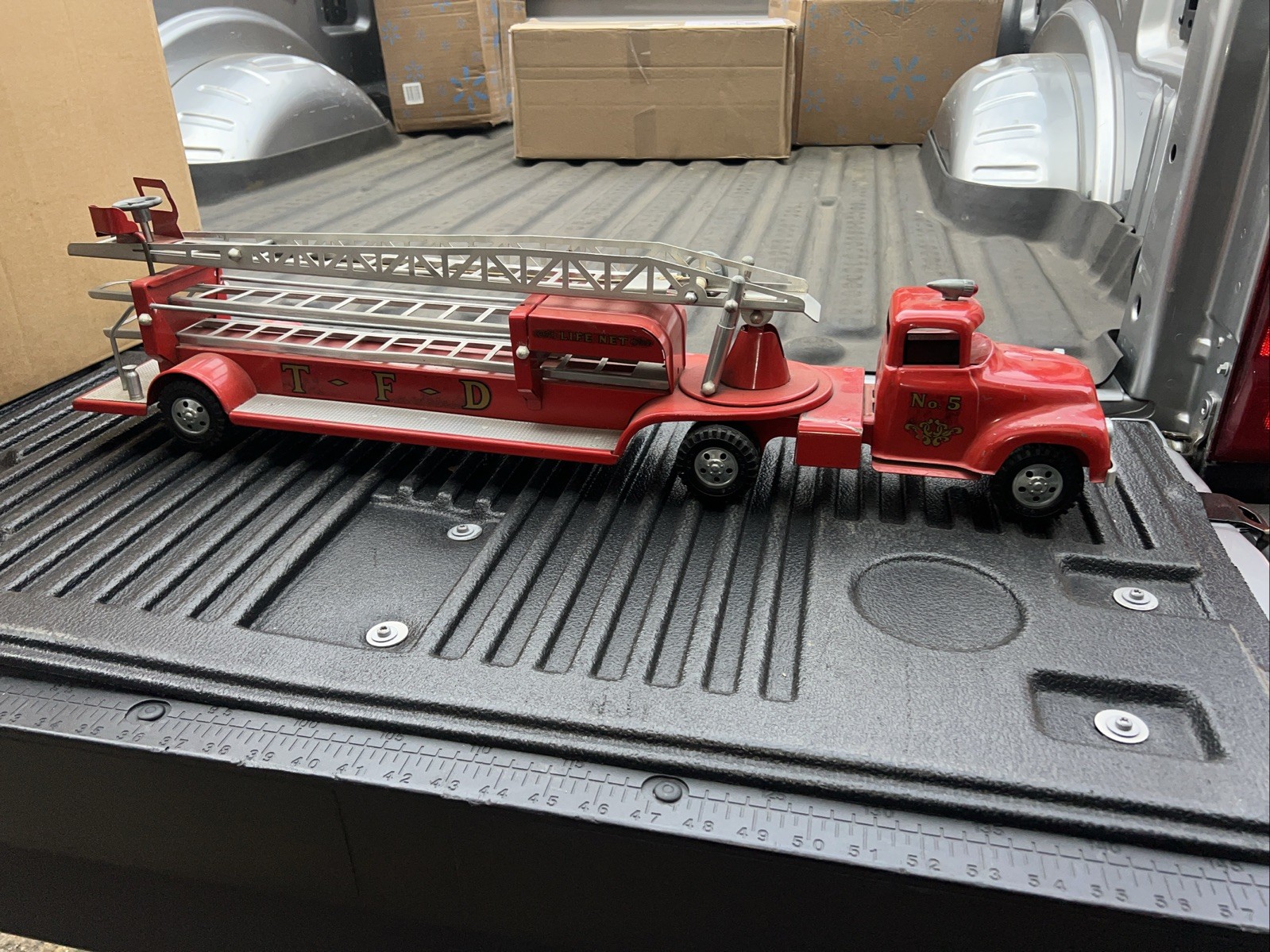 Vintage 1957 Tonka Aerial Ladder Fire Truck 33” #48 in catalog – B