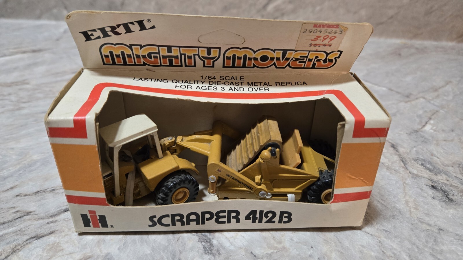ERTL Mighty Movers SCRAPER 412B 1/64 DIE CAST INTERNATIONAL