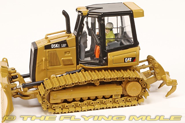 Diecast Masters 1:50 D5K2 Bulldozer