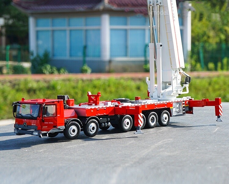 XCMG DG100 Fire Truck 1/50 Mercedes Chassis Aerial Platform Rescue Model