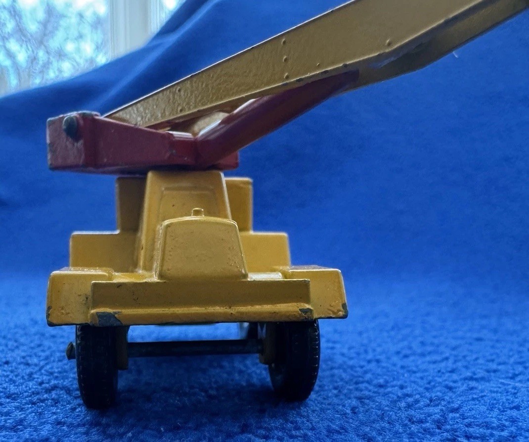Vintage Lesney Matchbox Series #11 Taylor Crane Diecast Yellow/Red Toy