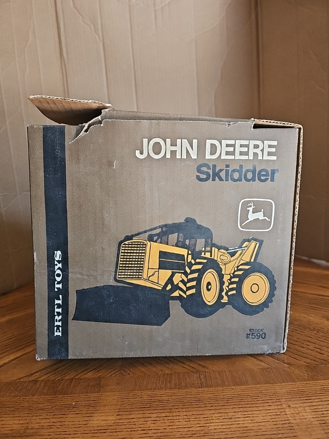 Ertl John Deere No. 590 Log Skidder 1/16 with Original Box