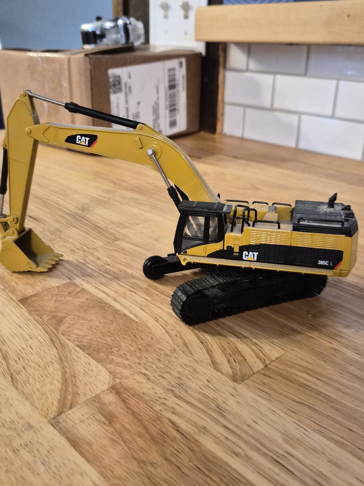 Norscot CAT 385C L Excavator Diecast Model Yellow/Black Construction MPN 8338