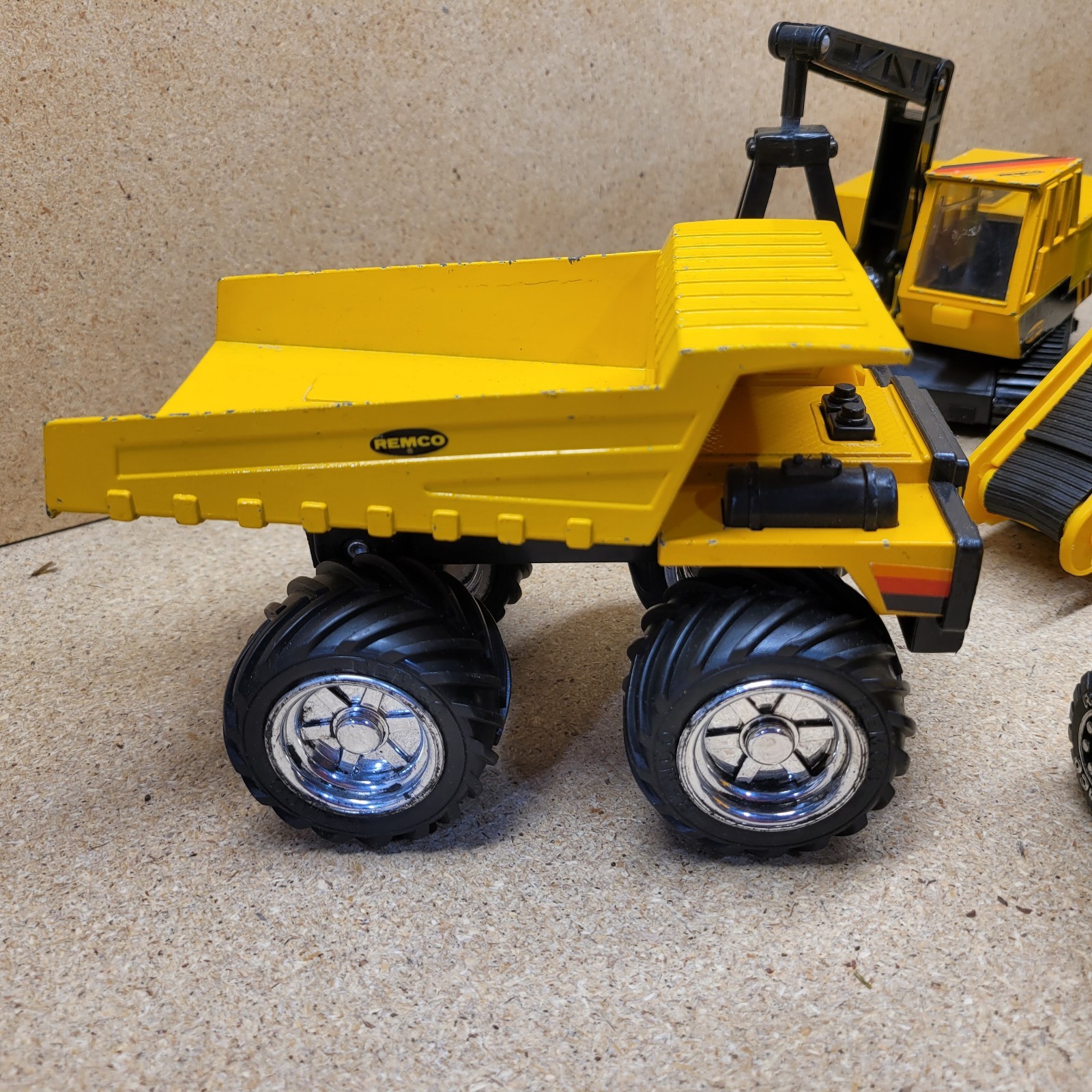VTG Remco Construction Vehicles Lot of 7 – Late 1980s – Metal And Plastic