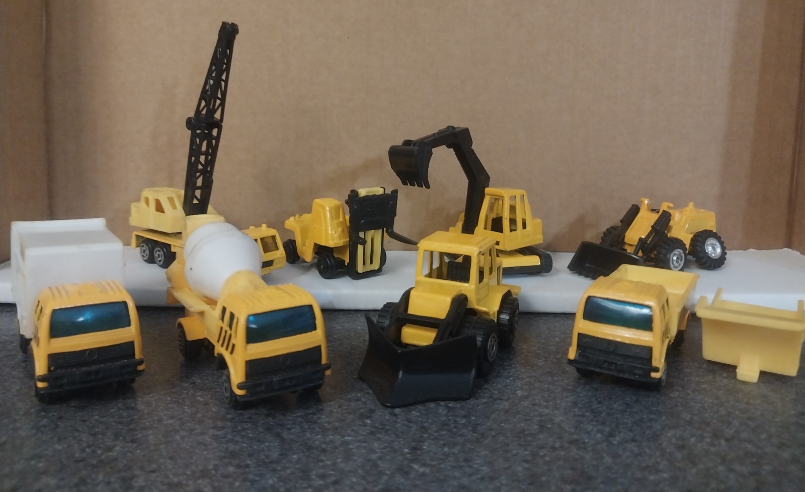 Construction Vehicles Toy Lot Loader Dump Truck, mixer, crane, Diecast Set
