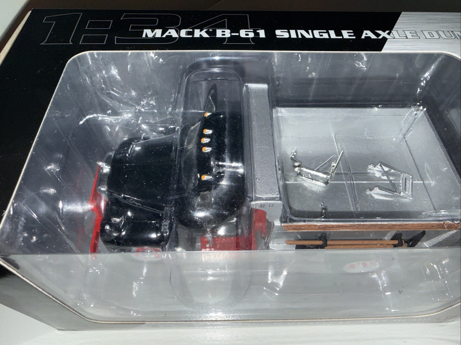 First Gear 1960 B-61 Model Mack Short Single Axle Dump Truck 1/34 19-4087 1/720