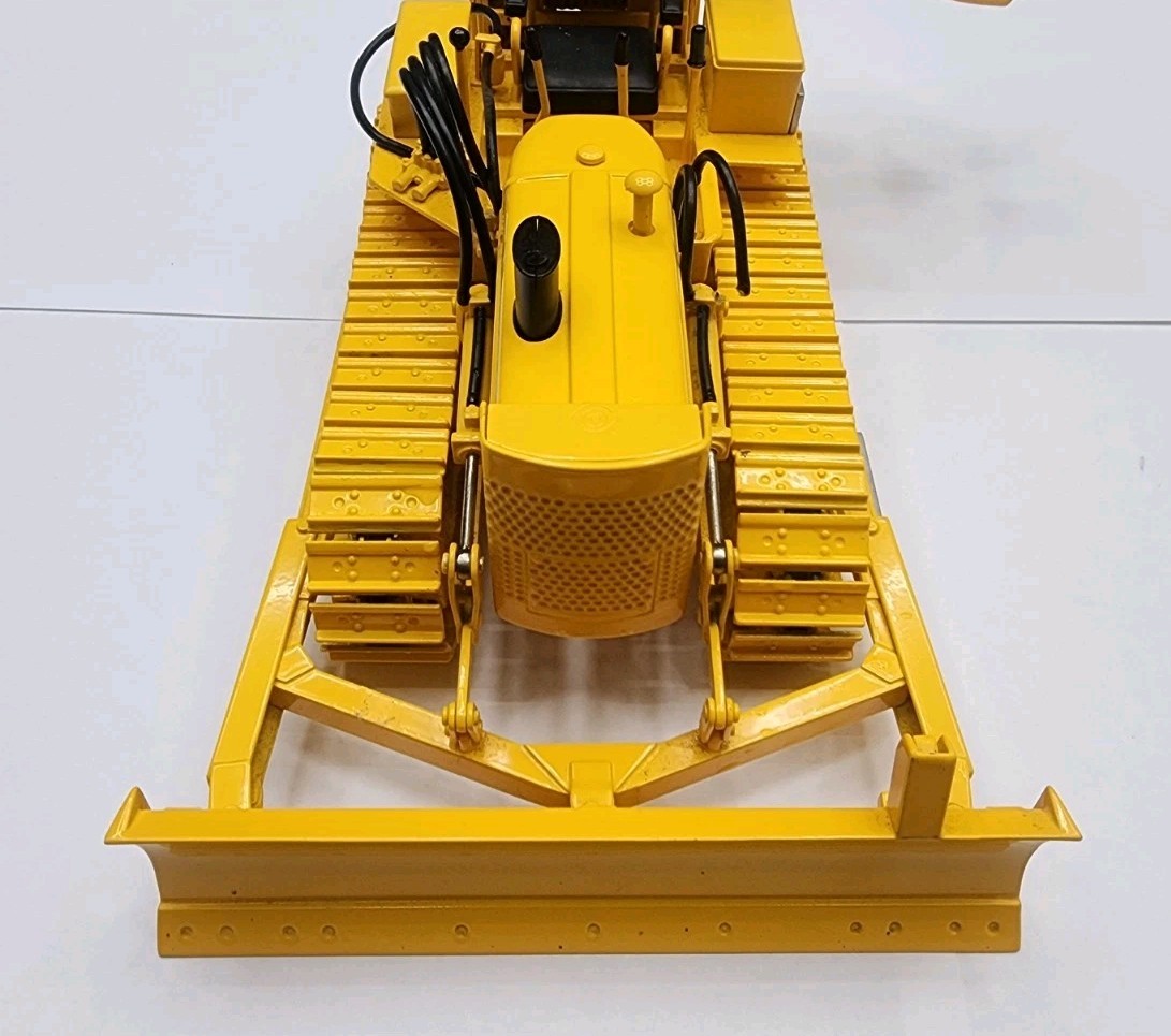SpecCast Allis-Chalmers HD-3 Industrial 60 Backhoe & Blade 1/16 Diecast 27/100