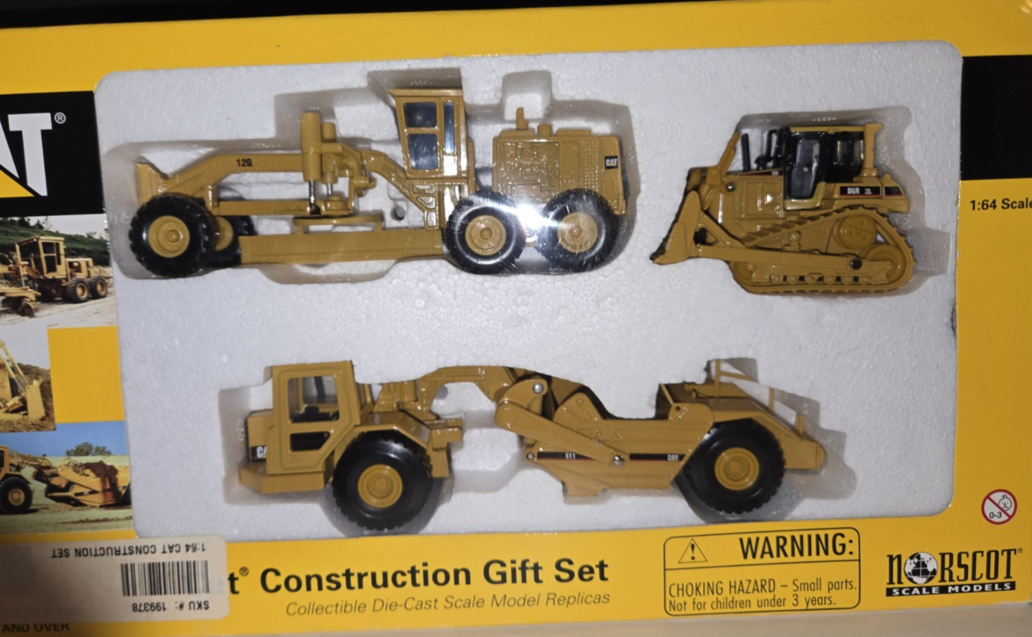 1/64 Norscot CAT Construction Gift Set 12G Grader, D6R, 611 Scraper 55114
