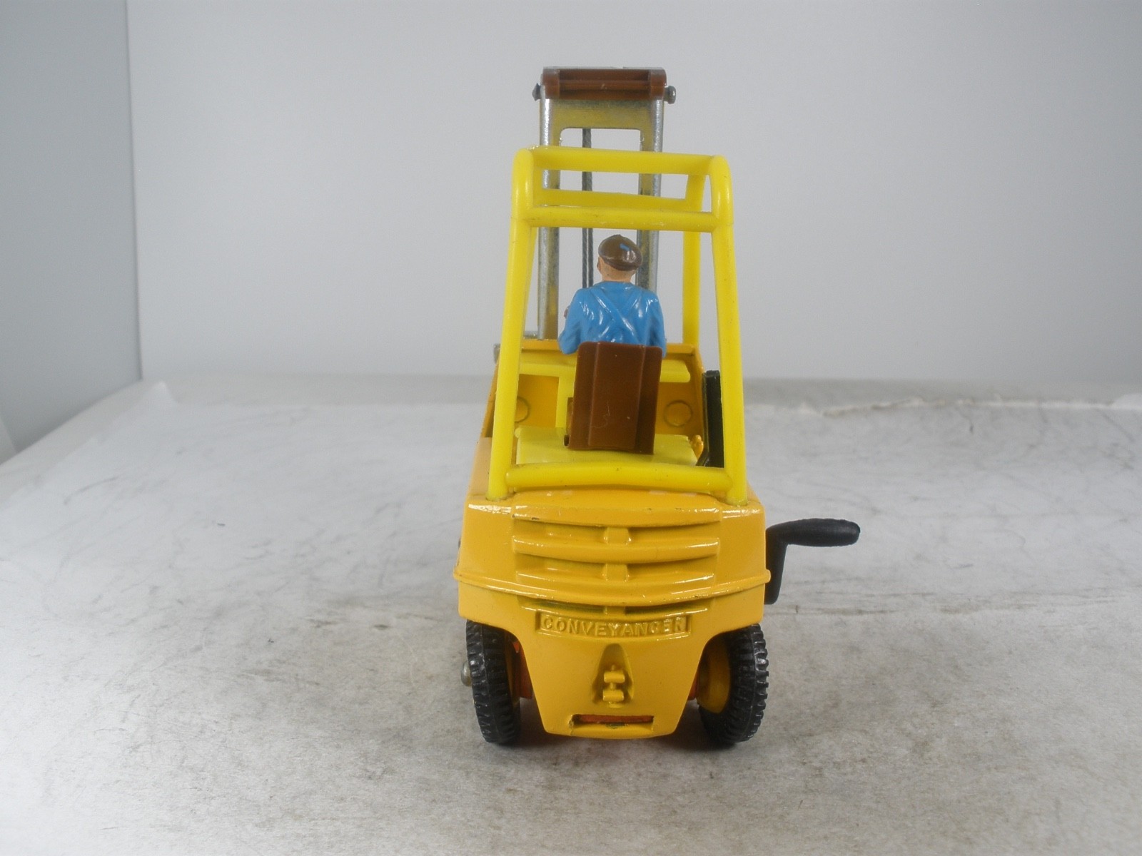 England Dinky Toys #404 Conveyancer Forklift FULLY FUNCTIONAL