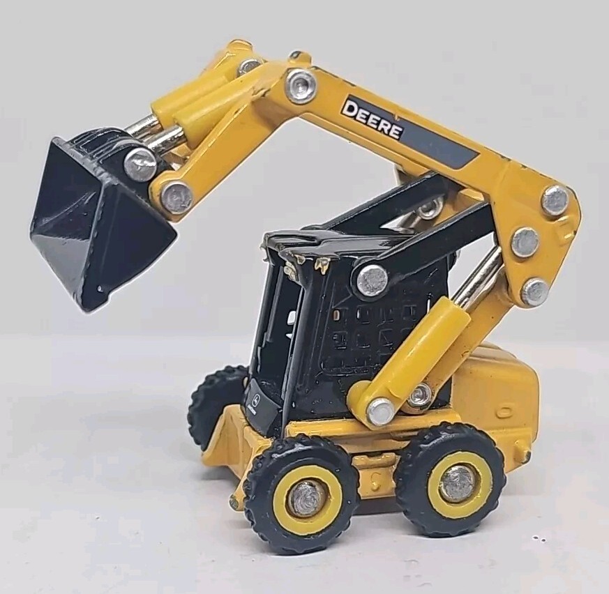 Mini 1.25″ John Deere Skid Steer Loader ERTL Die-Cast Base RARE – Fast Shipping