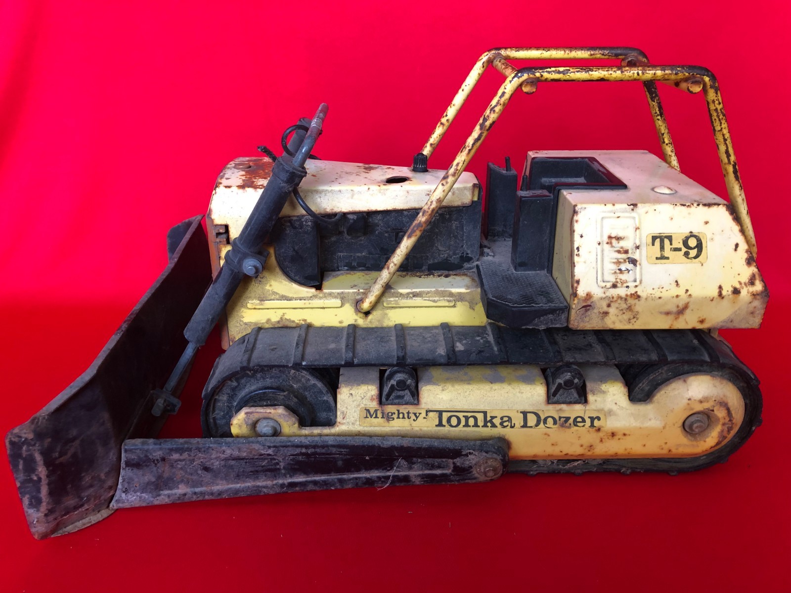 VINTAGE MIGHTY TONKA T-9 DOZER PRESSED STEEL 17 1/2″ LONG Parts or Restore