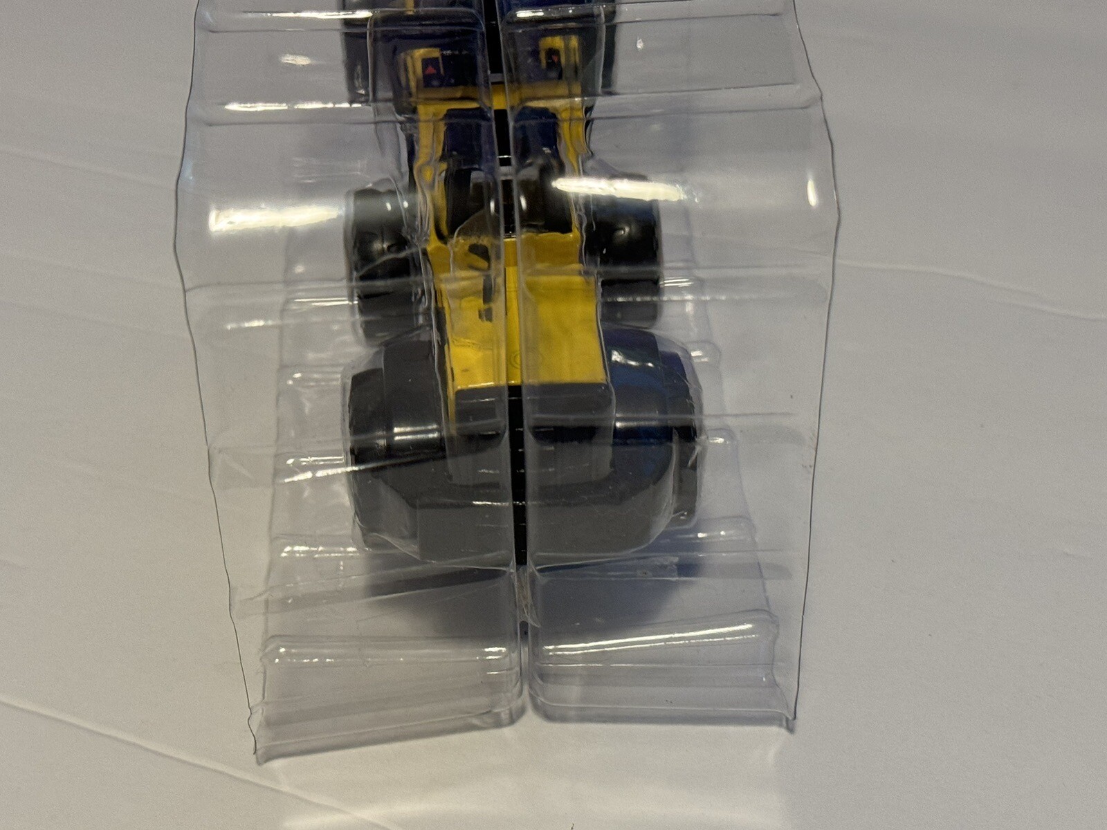 2001 Tonka 1:64 Bulldozer Diecast #762898 Hasbro Maisto International Toy Car