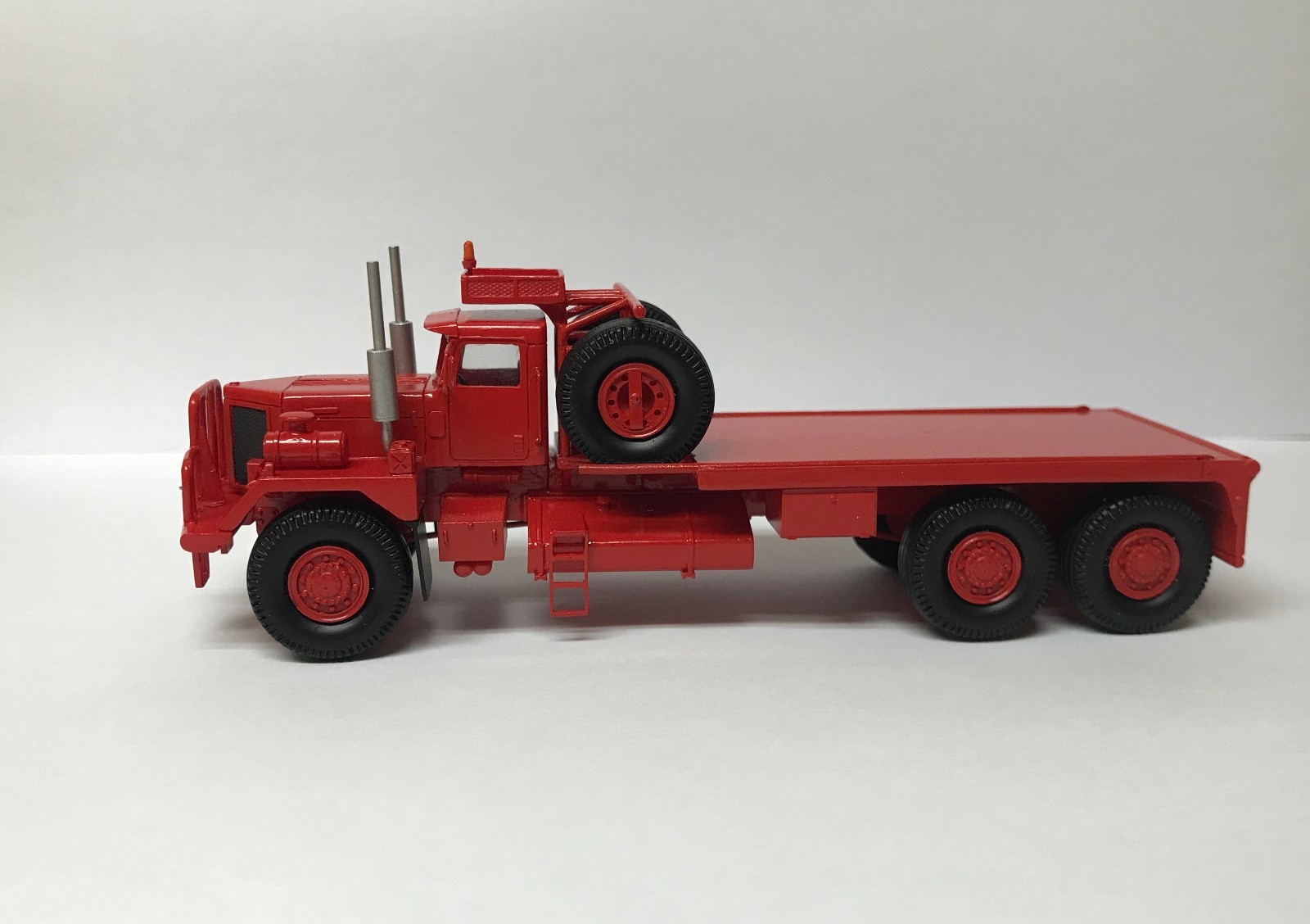 HO 1/87 Kenworth 953 Oilfield – Ready Made Resin Model – RED
