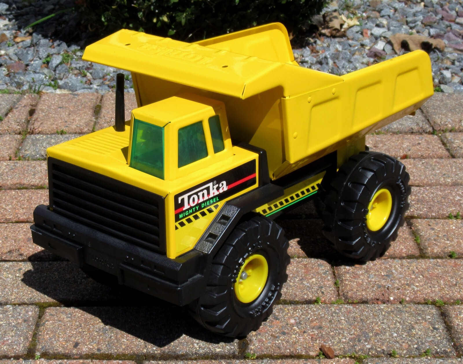 Vintage 1995 Tonka Steel Mighty Dump Truck Mighty Diesel 93901 Made in USA