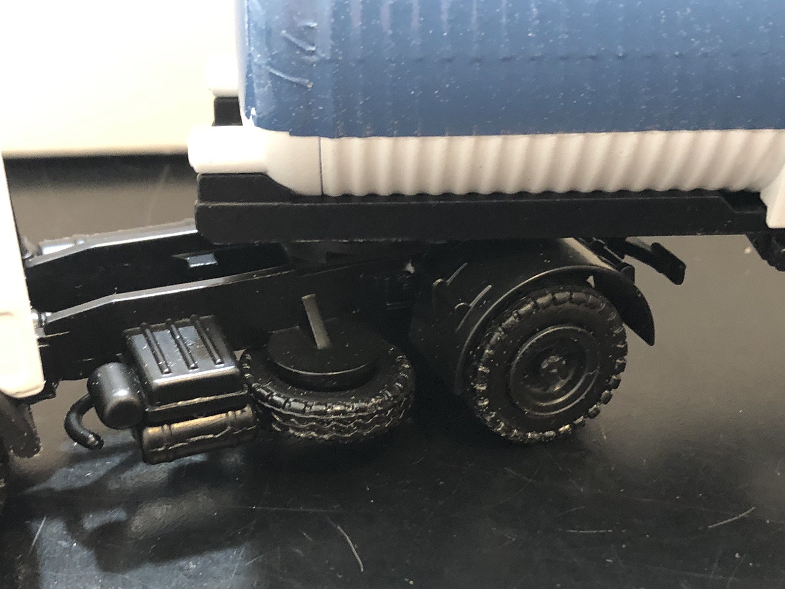 Conrad #3027 Mercedes-Benz Truck w/ Linde Gas Tanker Trailer 1:50 Diecast Boxed